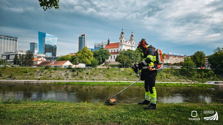 „Mes – miesto rankos“: Jono Davidavičiaus žvilgsnis į nematomą Vilniaus darbą